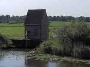 Kleines Pumpenhaus aun der Eider.